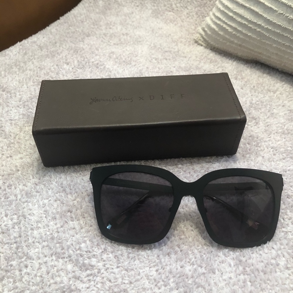 Diff Bella Matte Black Sunglasses